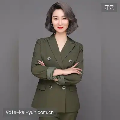 傅荷辰